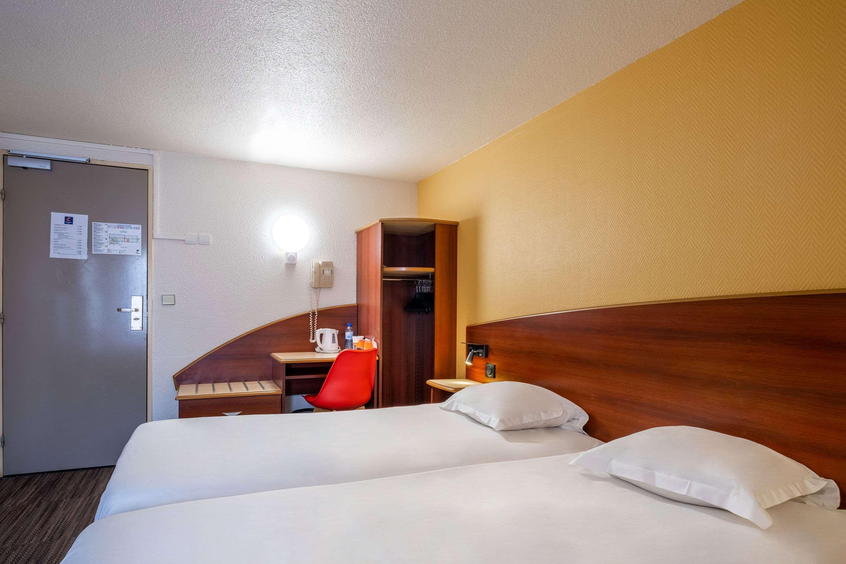 Comfort Hotel Étampes Esterno foto