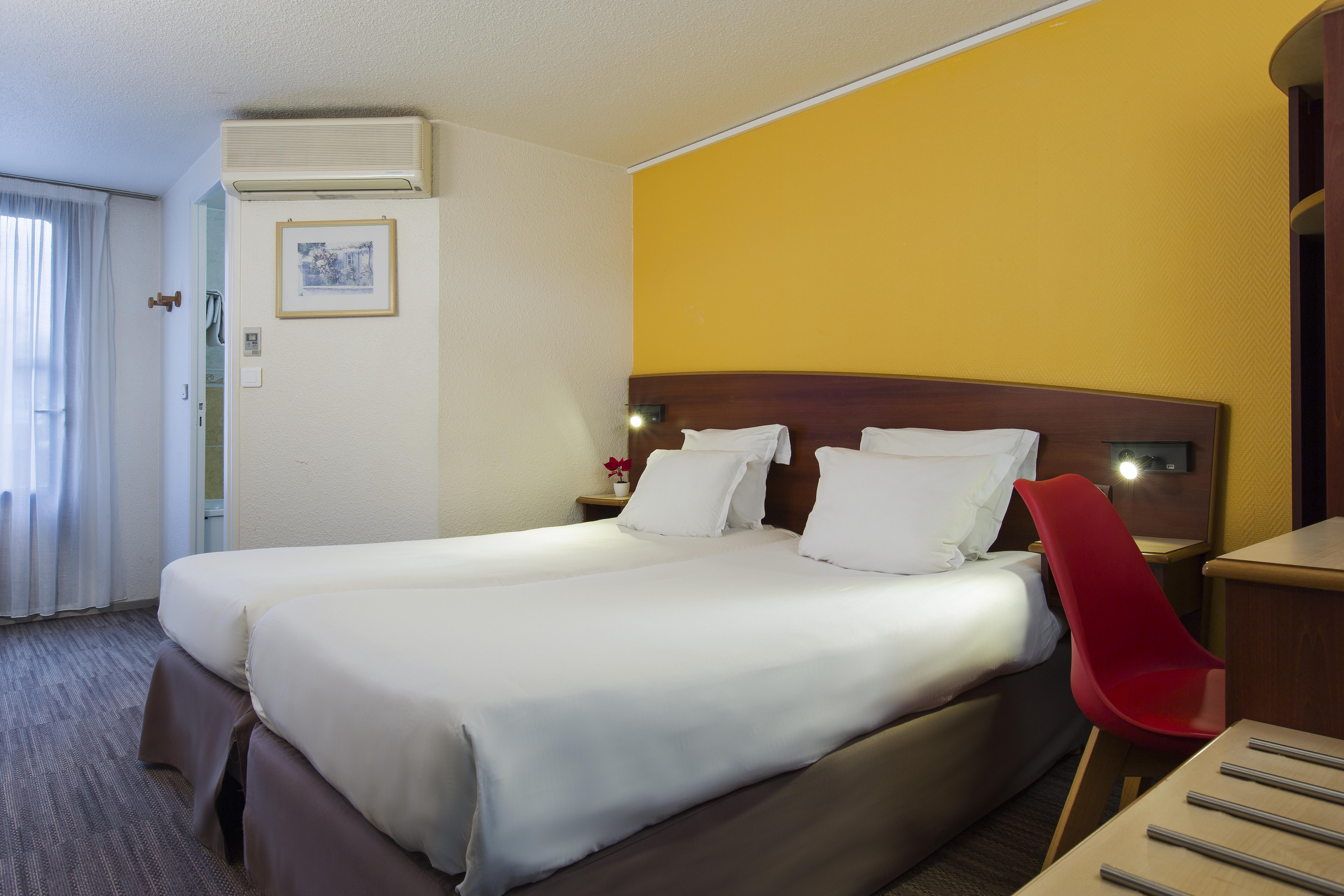 Comfort Hotel Étampes Esterno foto