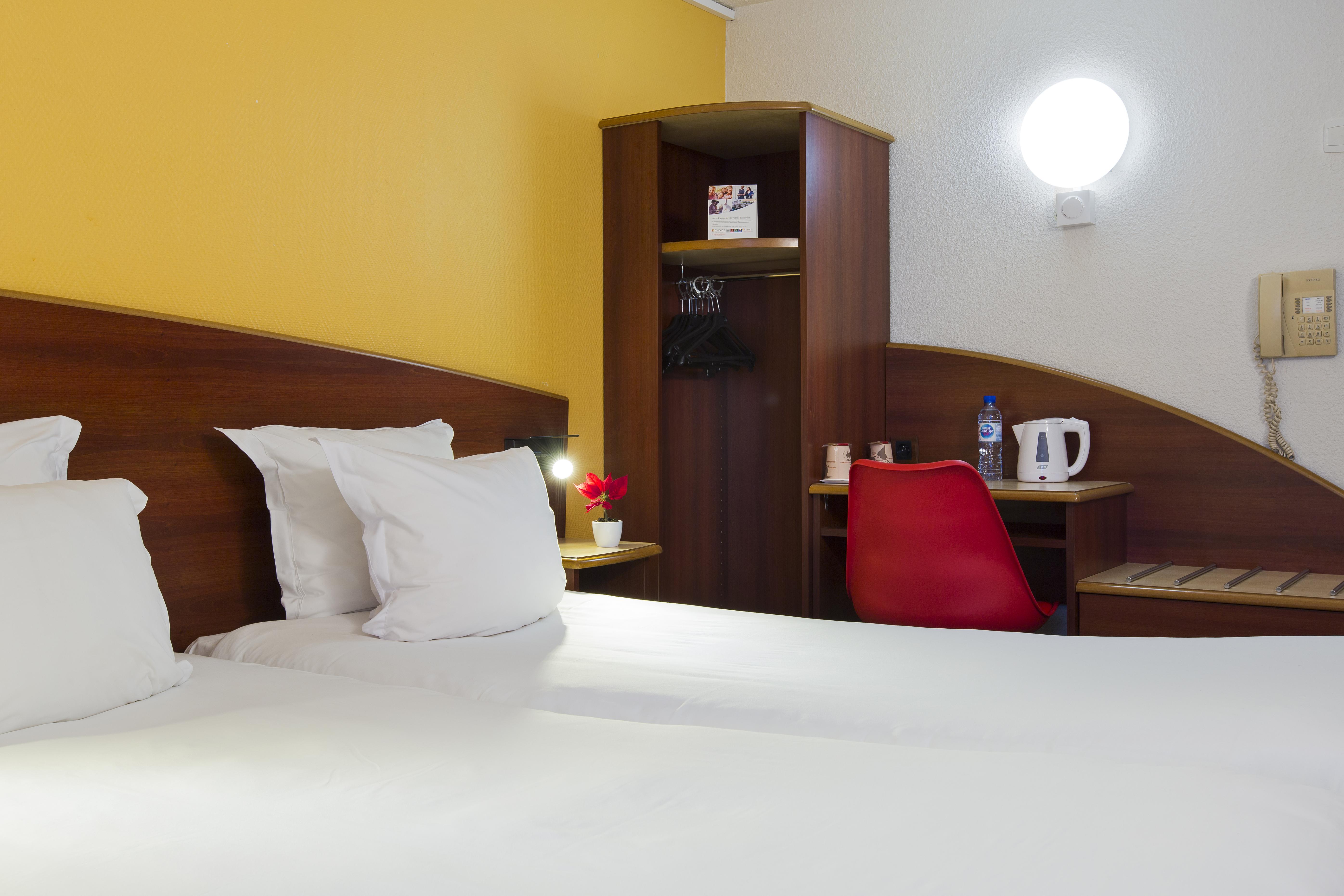 Comfort Hotel Étampes Esterno foto