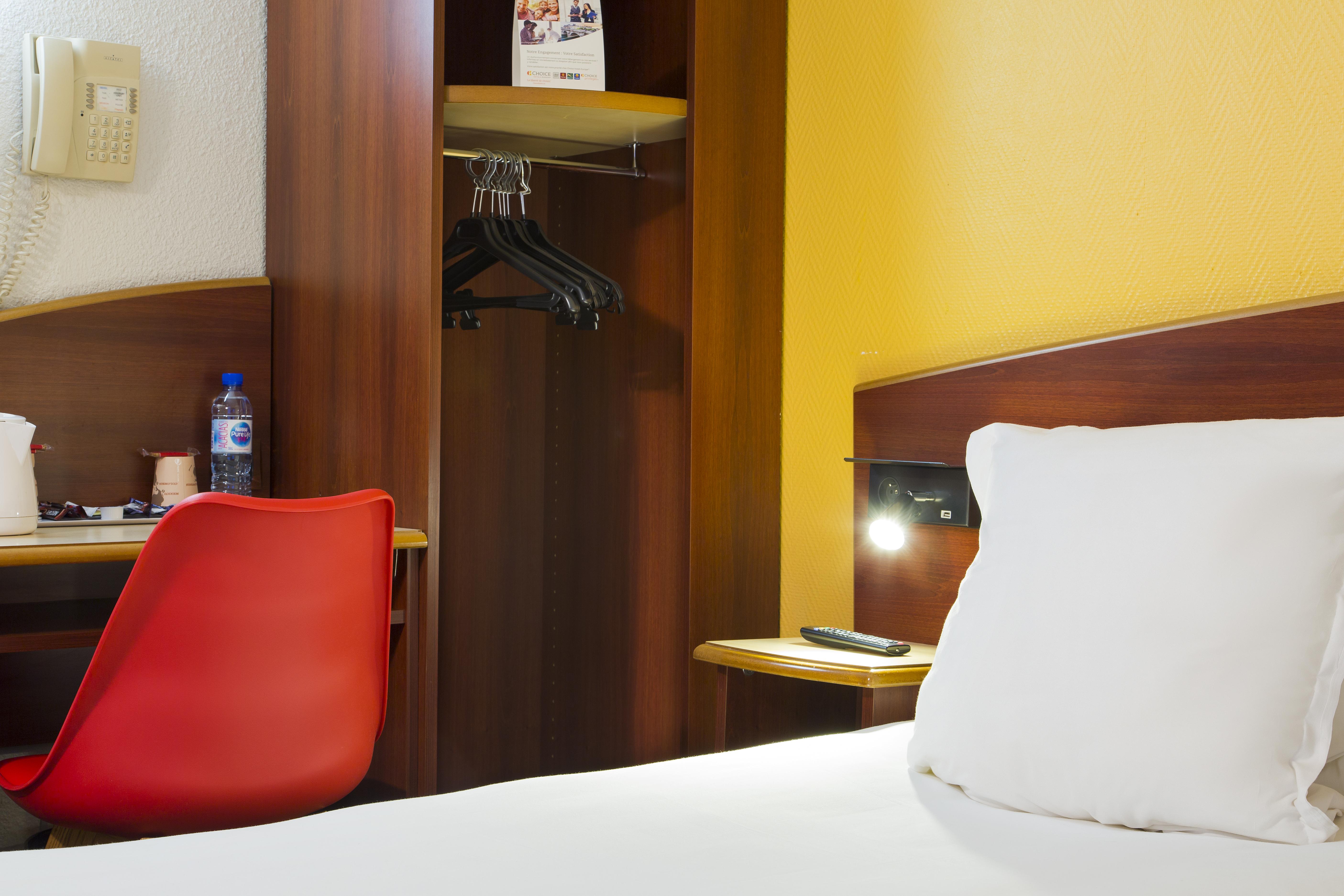 Comfort Hotel Étampes Esterno foto