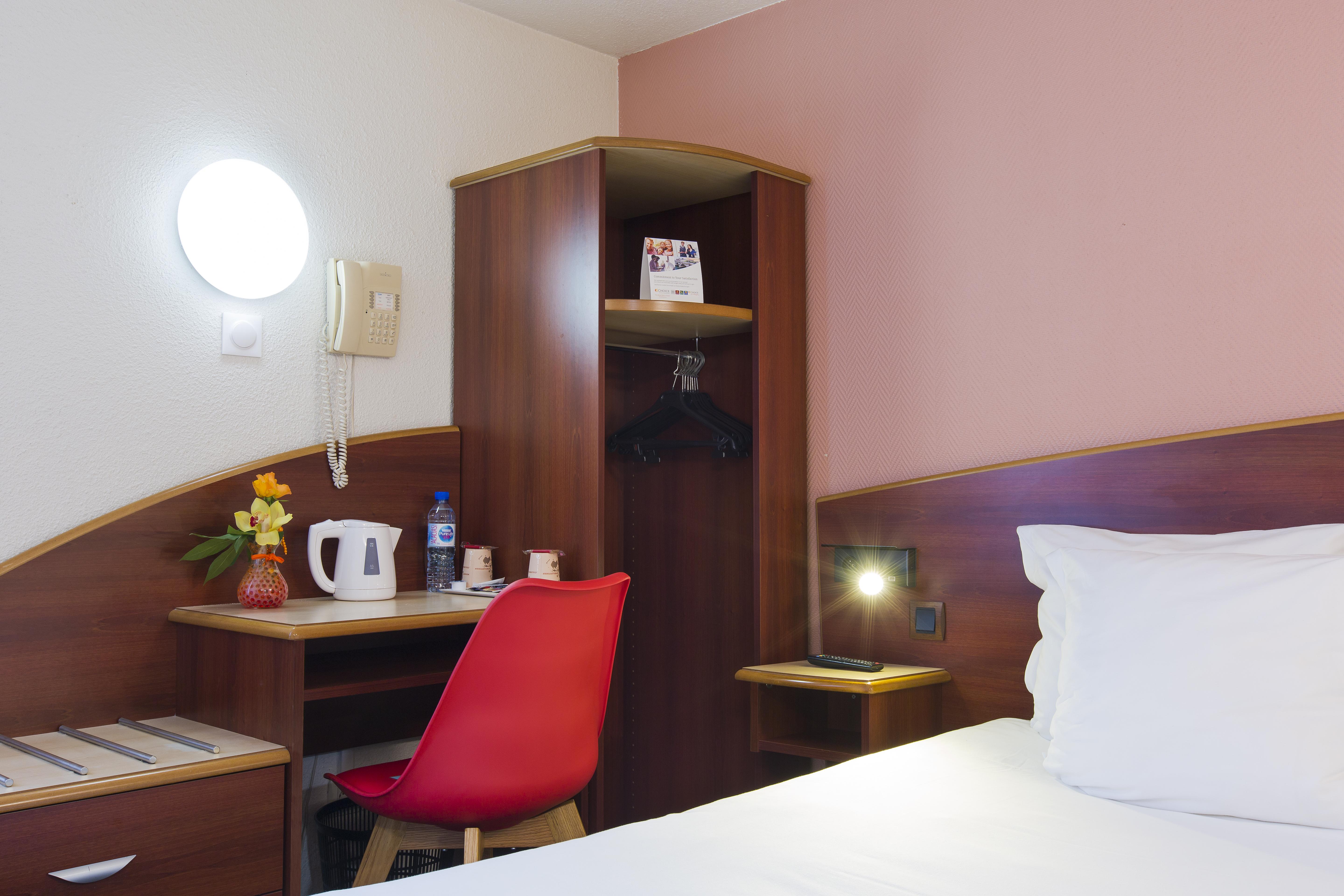 Comfort Hotel Étampes Esterno foto