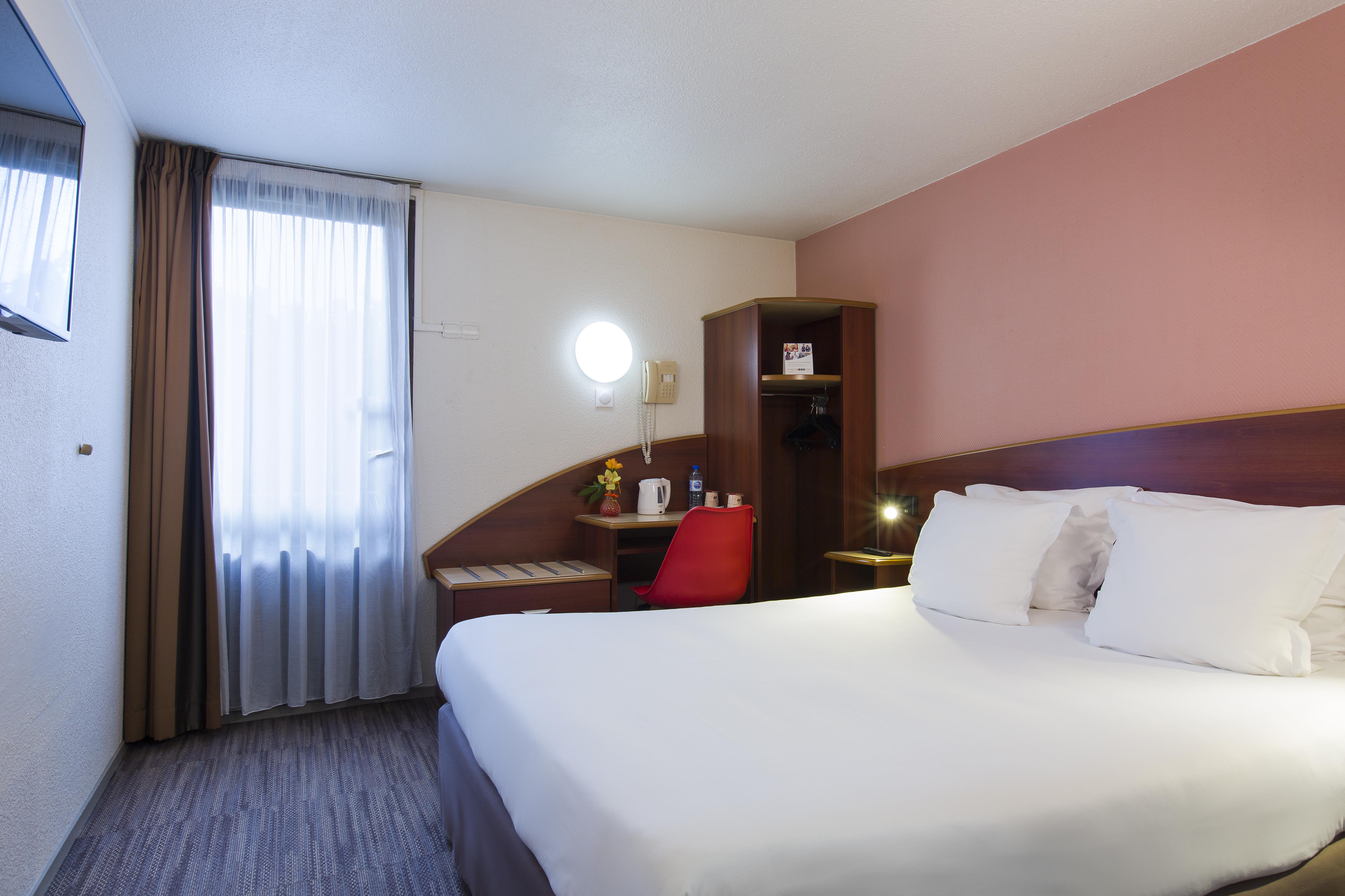Comfort Hotel Étampes Esterno foto