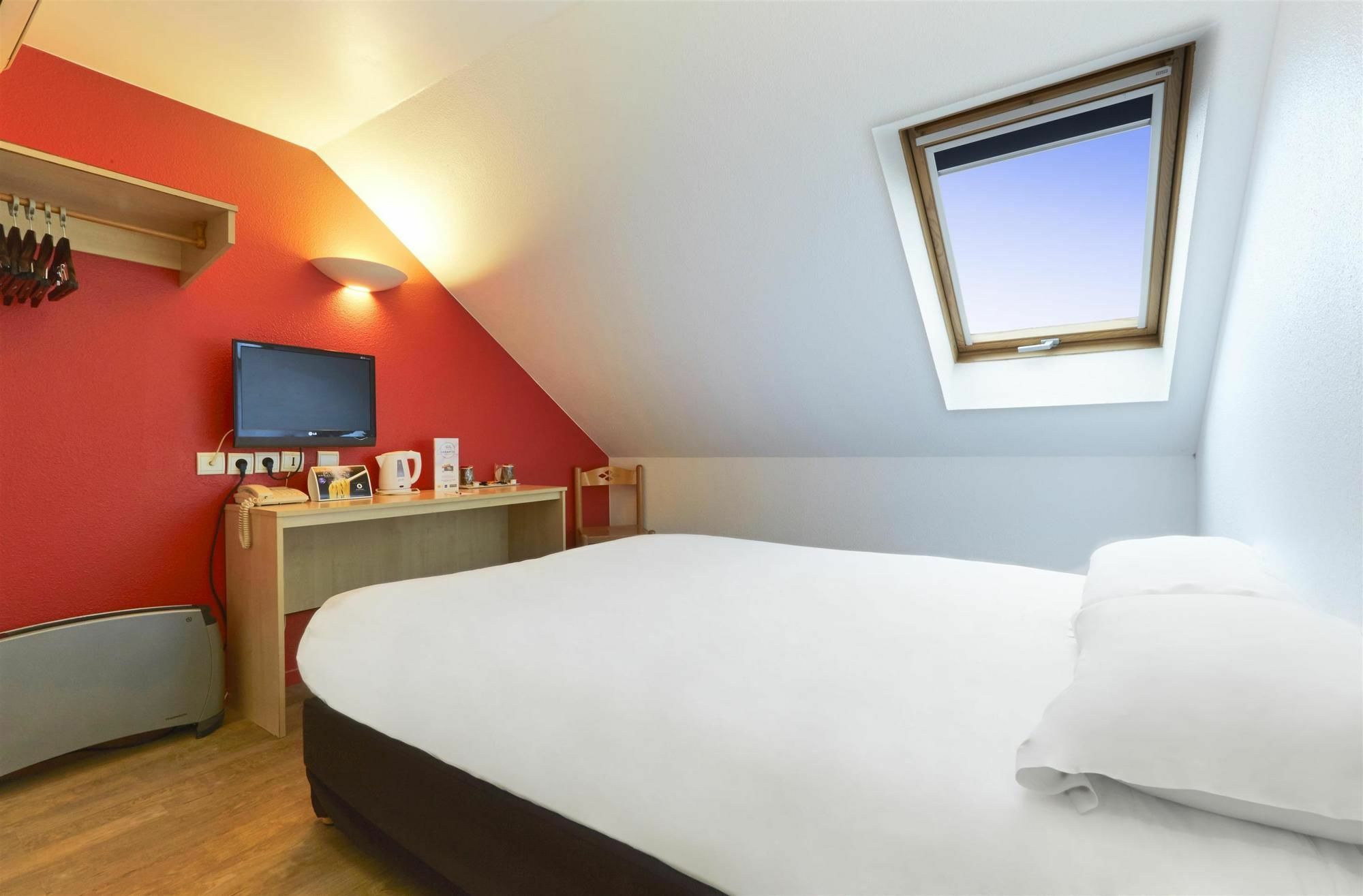 Comfort Hotel Étampes Esterno foto